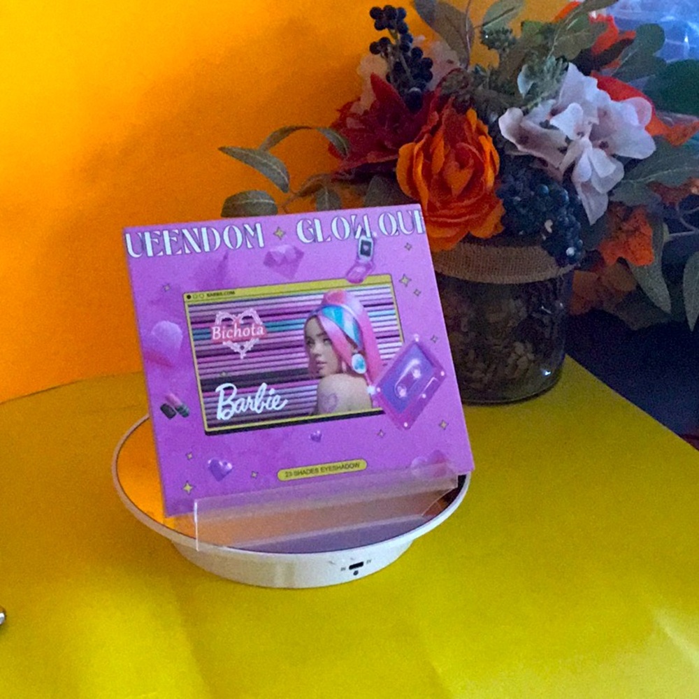 Barbie GLOW QUEENDOM 23 shades eyeshadow